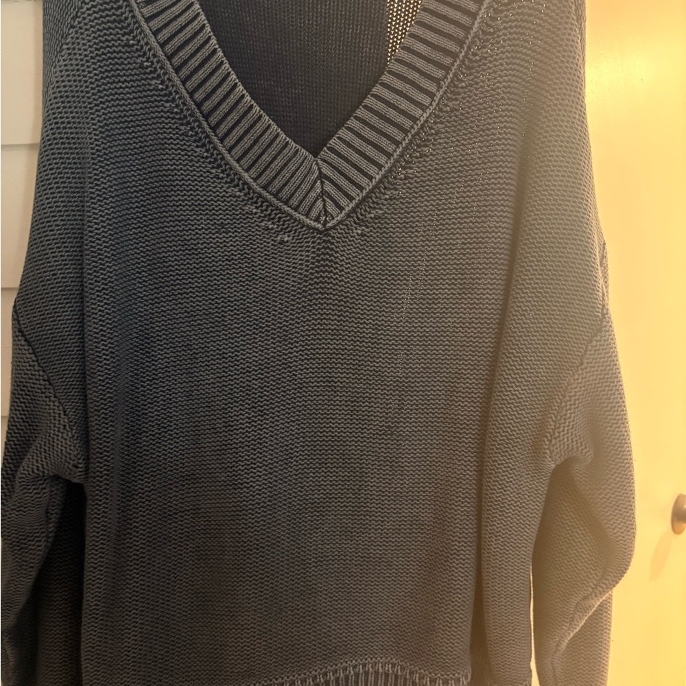 American Eagle Outfitters V-Neck Sweater in Deep Teal